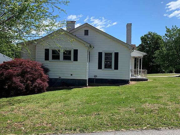 2nd image of 201 Wildwood Dr