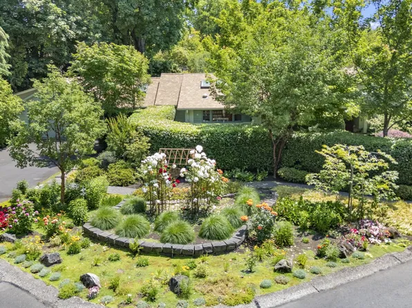 805 Lariat Dr, Eugene, OR 97401