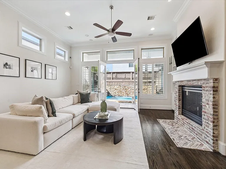 6114 Maxie St #B — Photo 12