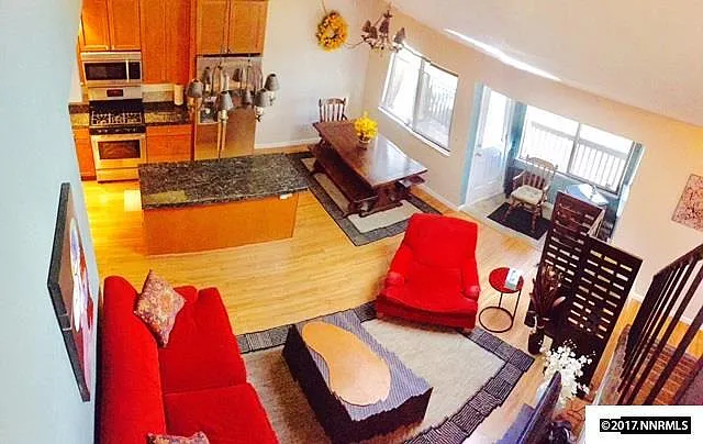 753 Tina Ct — Photo 3