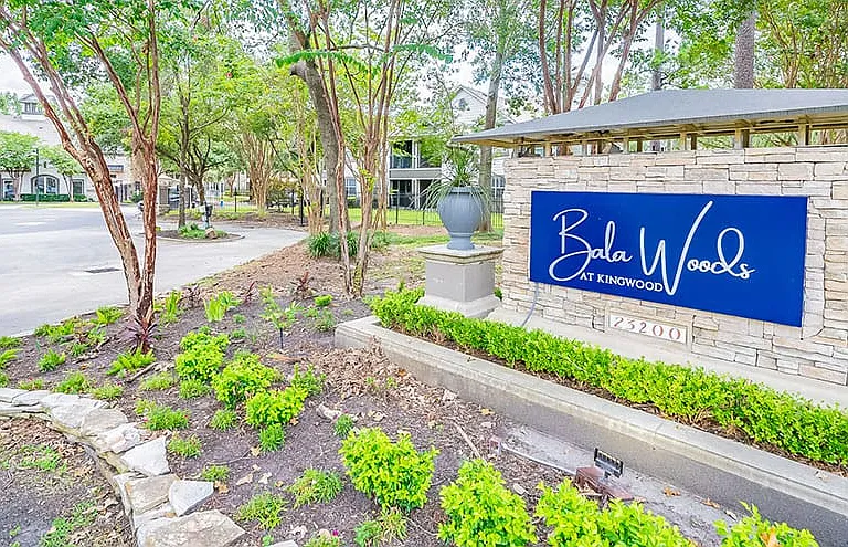 Bala Woods at Kingwood Apartments — Photo 21
