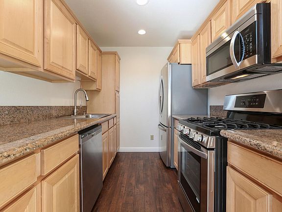 4th image of 1914 Corinth Ave APT 203