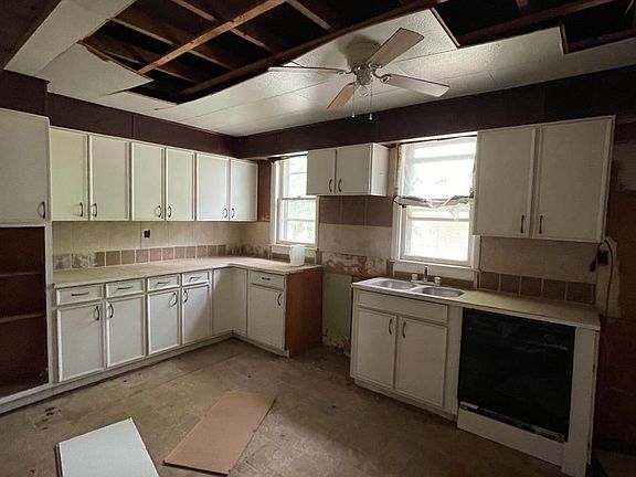5th image of 518 W 4th Ave
