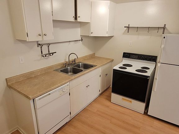 2nd image of 806 N 44th St #808-1/2