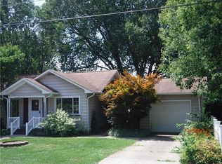 100 Maria Ln, Zelienople, PA 16063