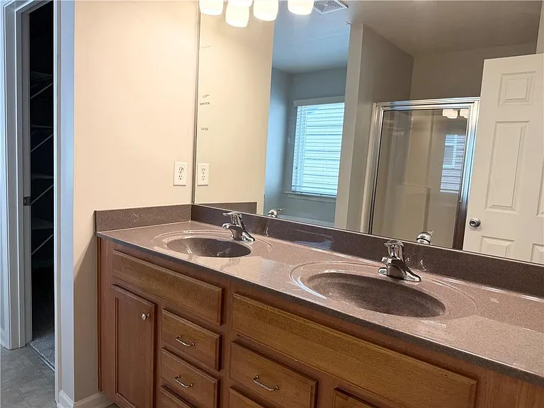 3051 Montauk Hill Dr — Photo 40