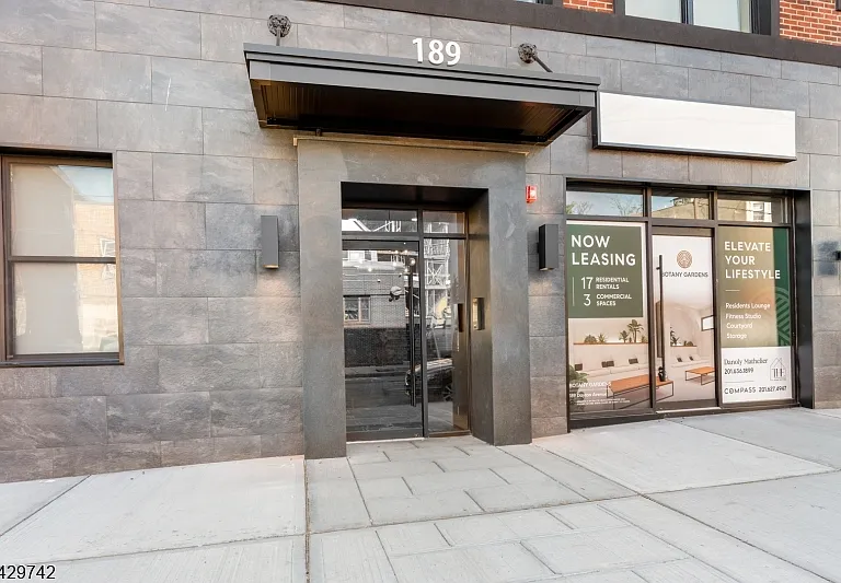 189 Dayton Ave #101 — Photo 27