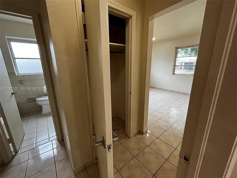 3351 SW 18th St — Photo 24