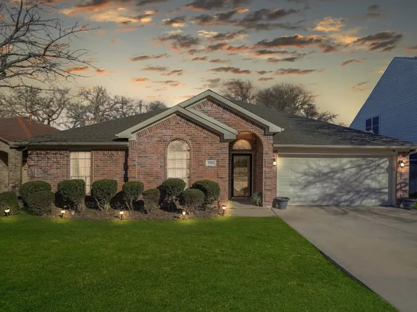 2505 Briar Forest Dr, Denton, TX 76210