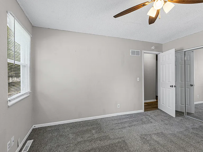 12813 S Sycamore St — Photo 22