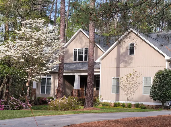 10 Goldenrod Dr, Whispering Pines, NC 28327