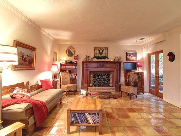 3rd image of 412 N Assembly Dr
