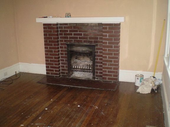 3rd image of 213 S Howell St