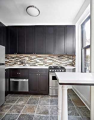 4th image of 129 W 89th St APT 25