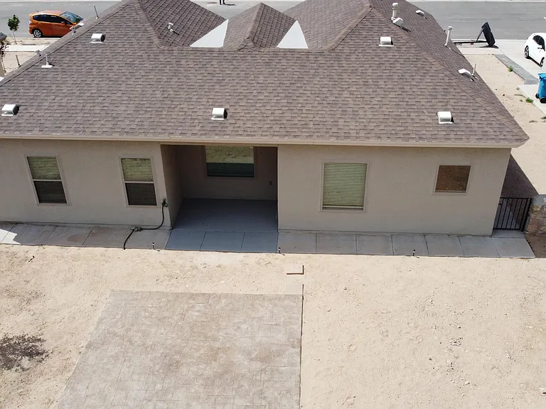 620 Adrian Arellano St W — Photo 17
