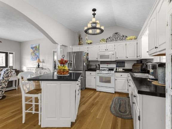 5th image of 202 Allendale Blvd
