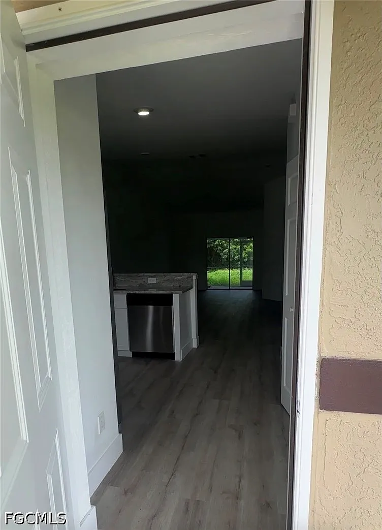 3 bed, 2.0 bath, 2232 sqft, $1,695 — Photo 2