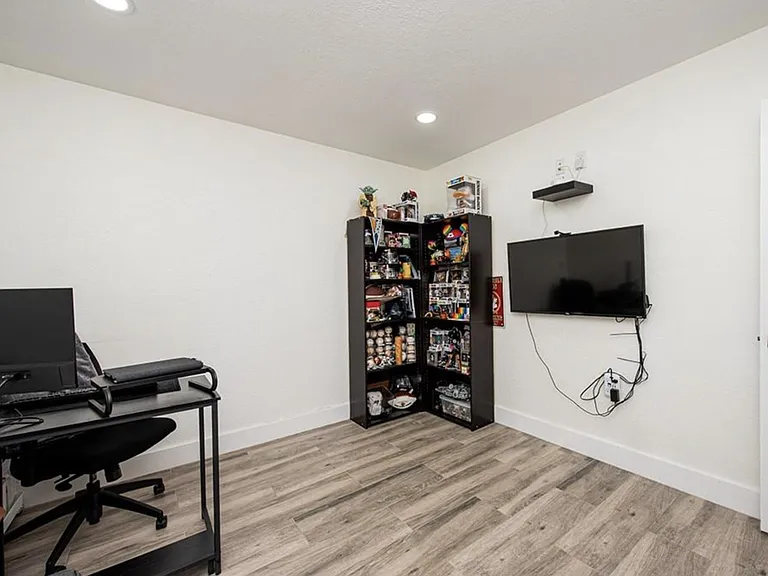 4520 N Matanzas Ave — Photo 26
