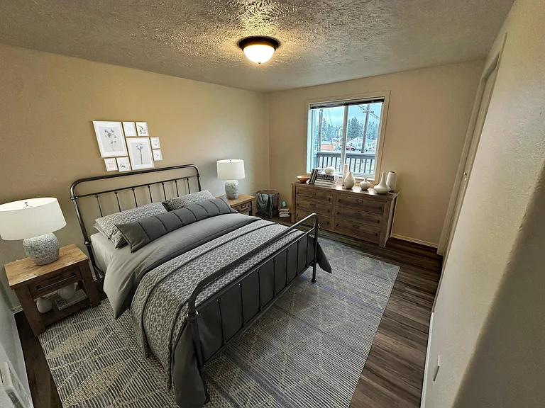 1219 2nd Streetwebster Apartments — Photo 4