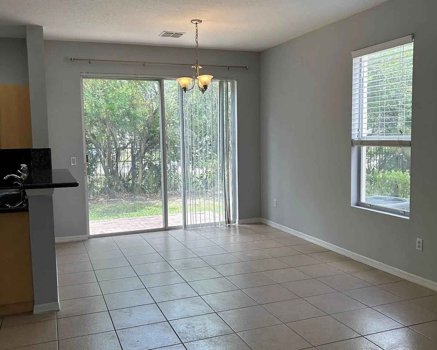3 bed, 2.5 bath, 1573 sqft, $2,800 — Photo 4