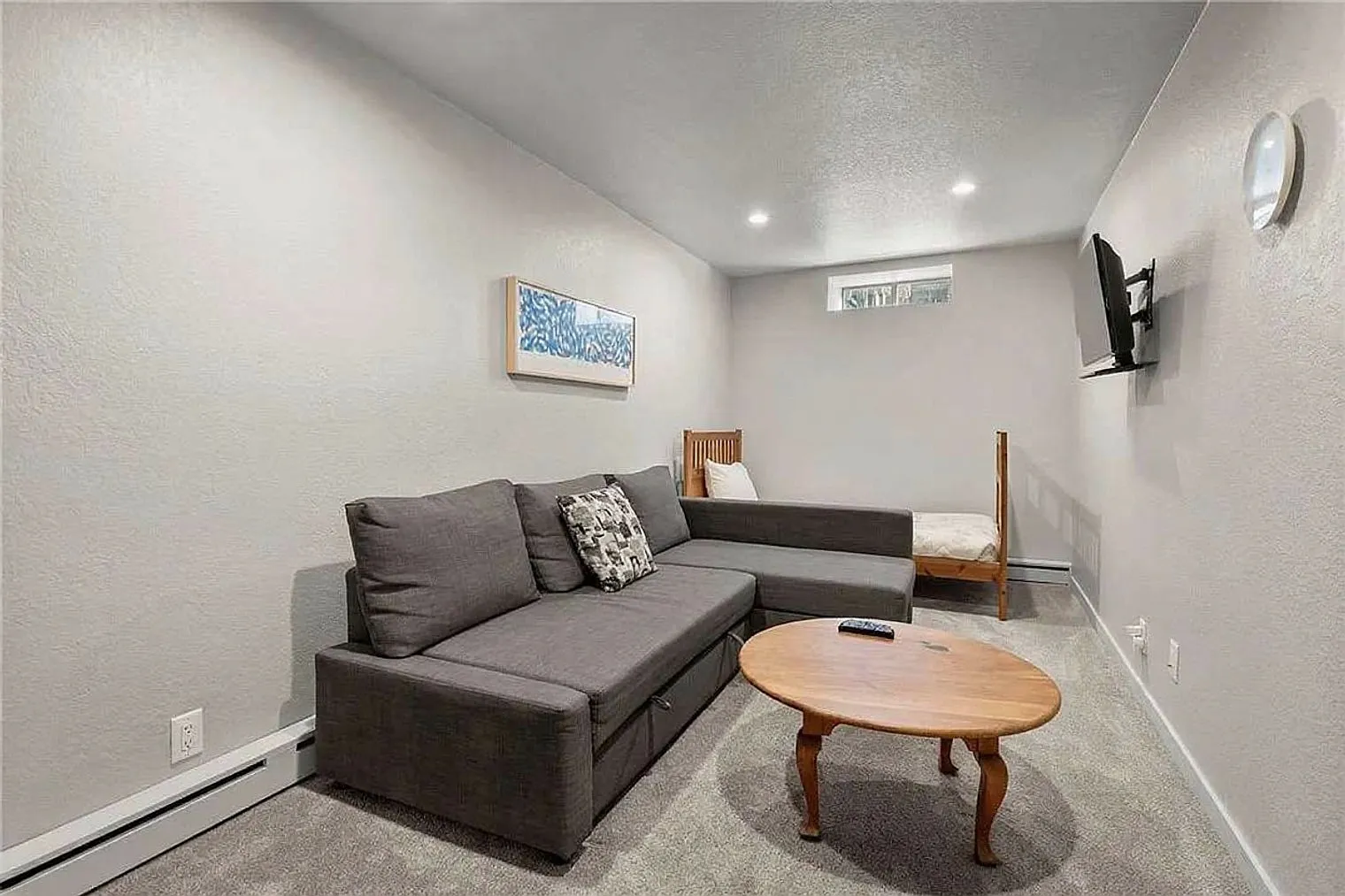 4 bed, 3.0 bath, $7,664 — Photo 1