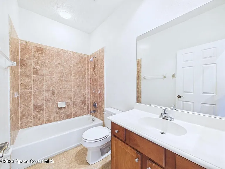 131 Majestic Bay Ave — Photo 10