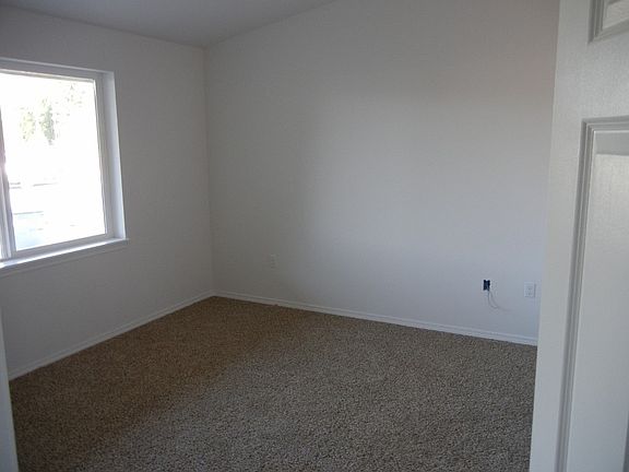 5th image of 351 Hopkins Dr