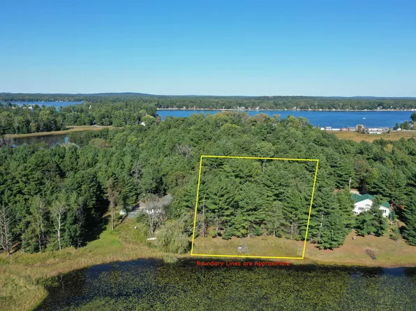 W7165 Indian Mounds Cir, Wautoma, WI 54982