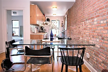 Rented by R New York