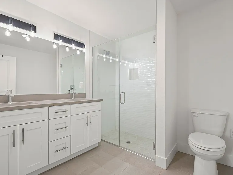 1392 San Cristobal Ave — Photo 14