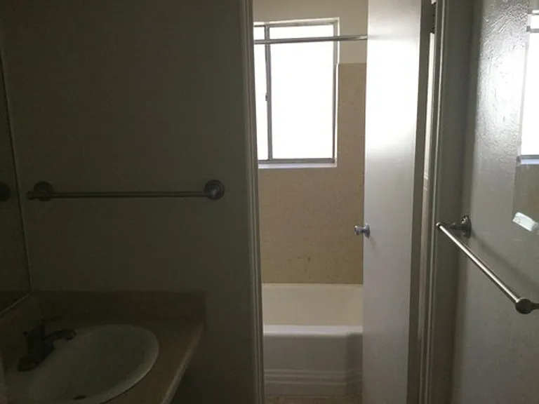 The Ramac Apartments — Photo 31