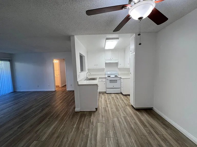 Beachwood Village Apartments — Photo 124