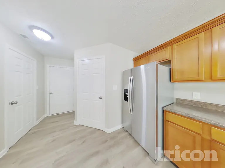 2337 Middle View Dr — Photo 4
