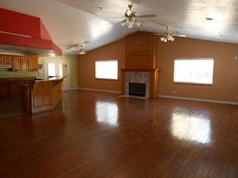 4th image of 8280 Hickam Ave