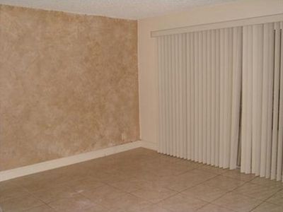2700 Coral Springs Dr APT 111, Pompano Beach, FL, 33065