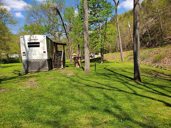 4th image of 214 Carl Phillips Ln
