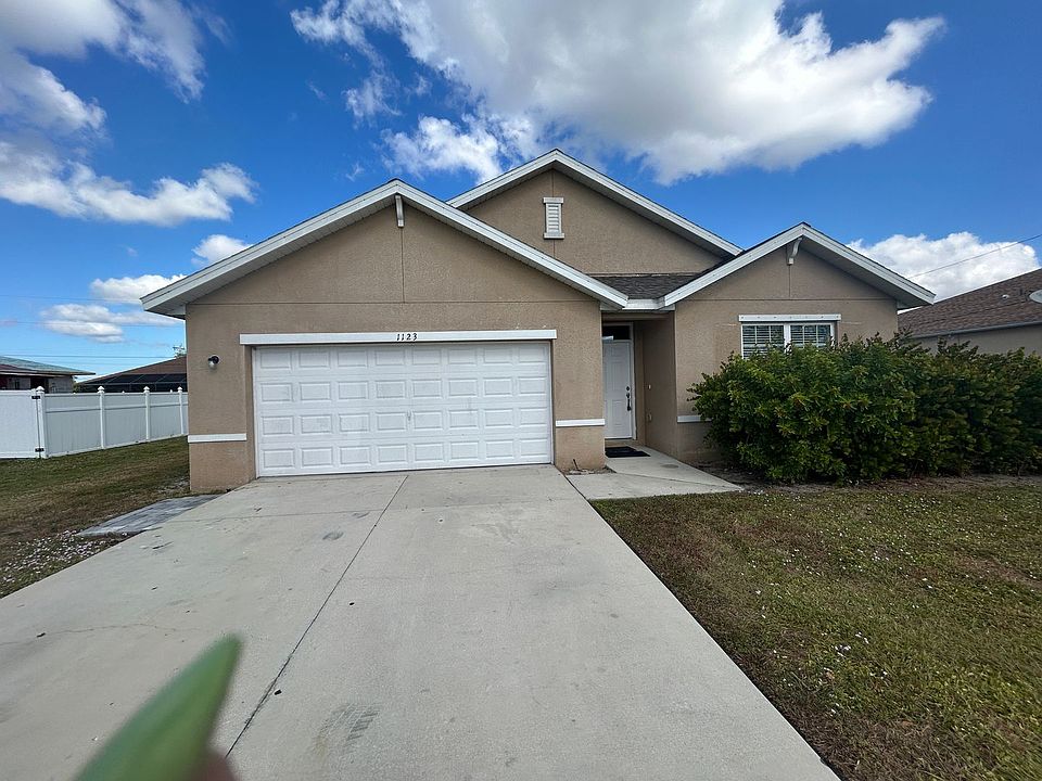 1st image of 1123 SW 40th Ter
