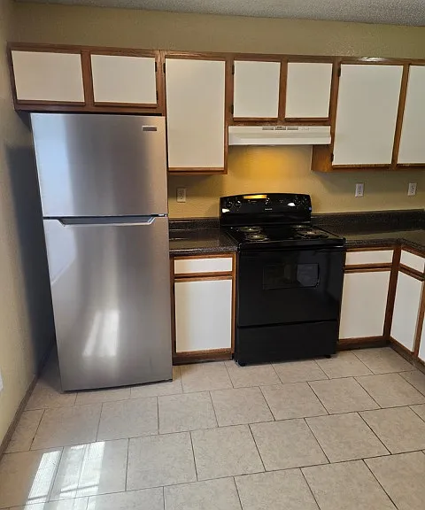120 W Helena St #C — Photo 2