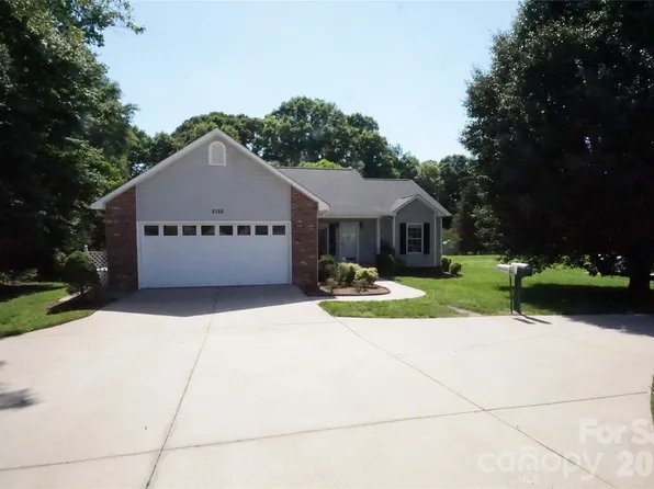 3795 River Rd, Hickory, NC 28602