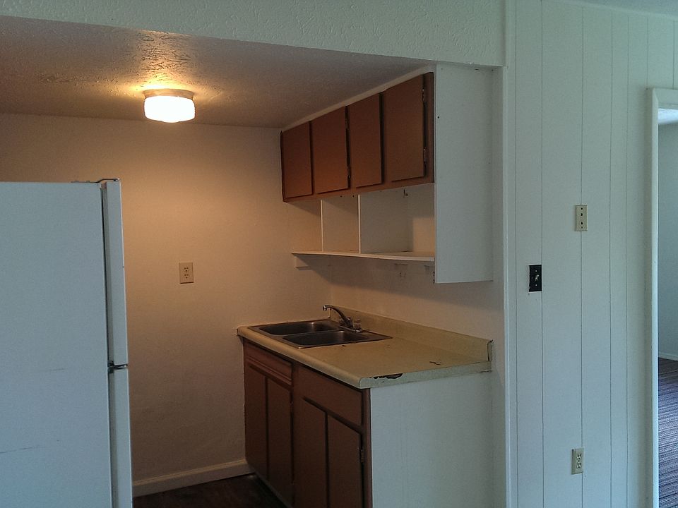 2nd image of 344 Woodstock Ln APT 3
