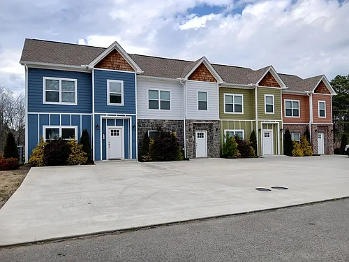 3731 Keri Ln NE Photo 1