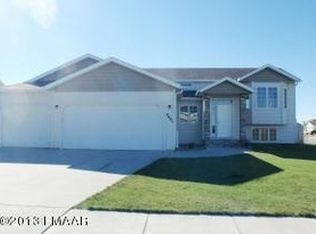 4401 16th St S, Moorhead, MN 56560