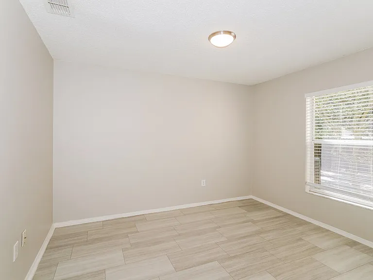26808 Haverhill Dr — Photo 14