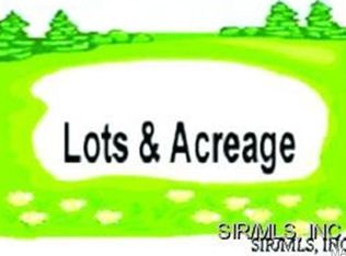 1402 Ryan Dr, Godfrey, IL 62035
