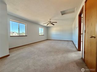 142 Gassman Rd, Castle Rock, WA 98611