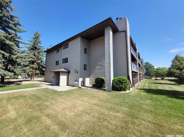 UNIT 201-59 Wood Lily DRIVE, Moose Jaw, SK S6J 1H1