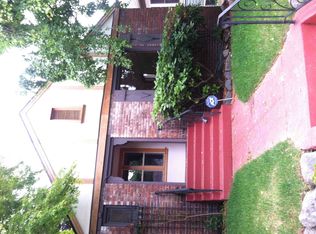 8018 19th Ave NE, Seattle, WA 98115