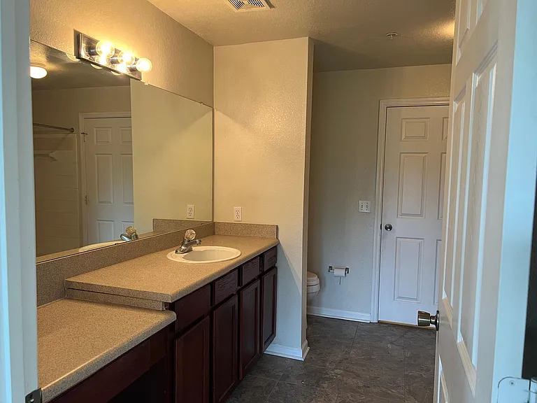 2801 Chancellorsville Dr #138 — Photo 10