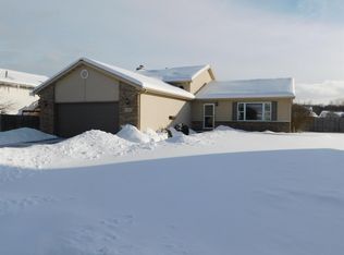 1331 Port Cove Dr, Porter, IN 46304