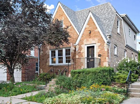 5849 N Central Park Ave, Chicago, IL 60659